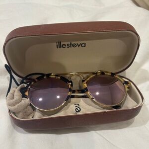 illesteva Milan Sunglasses